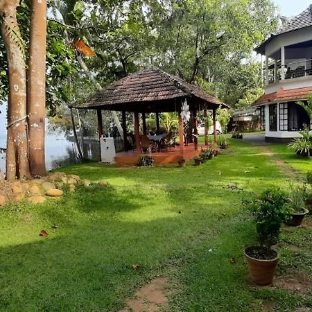 Lovedale Lakeside Homestay Alappuzha Εξωτερικό φωτογραφία