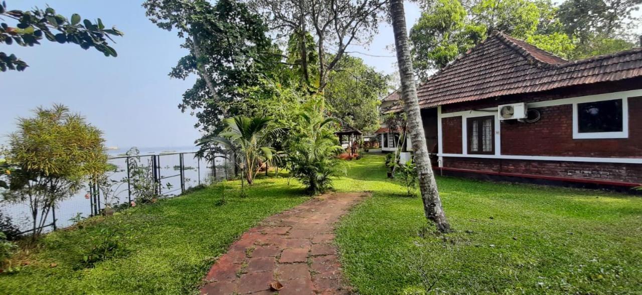 Lovedale Lakeside Homestay Alappuzha Εξωτερικό φωτογραφία